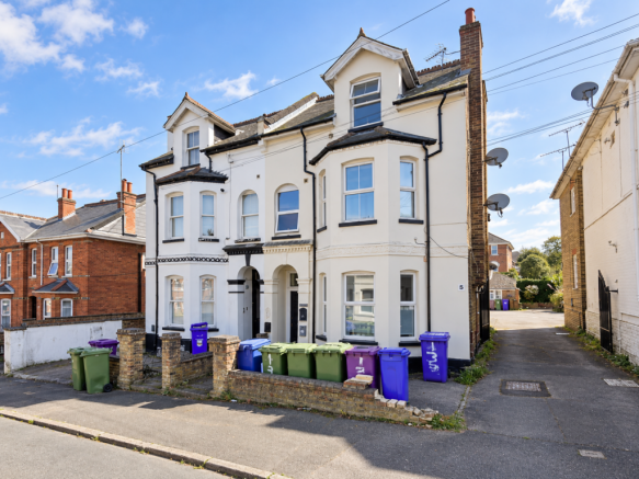 1 Bed Flat in Prime Aldershot Location