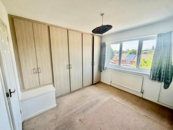 3 bed Town House for sale Image 8