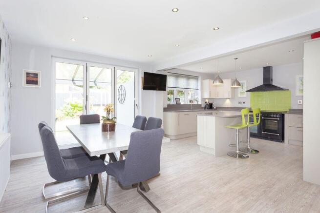 KITCHEN DINING ROOM