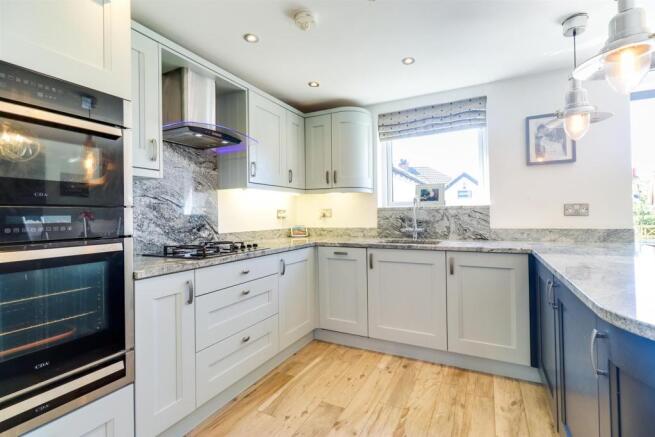 BESPOKE KITCHEN/DINING/SITTING
