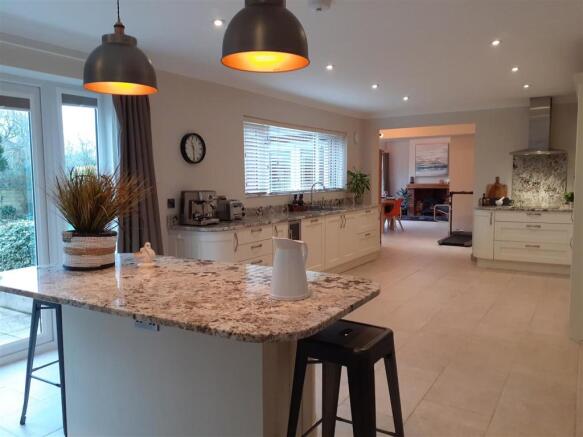 Kitchen near island.jpg