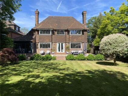 Oatlands Drive, Weybridge, KT13