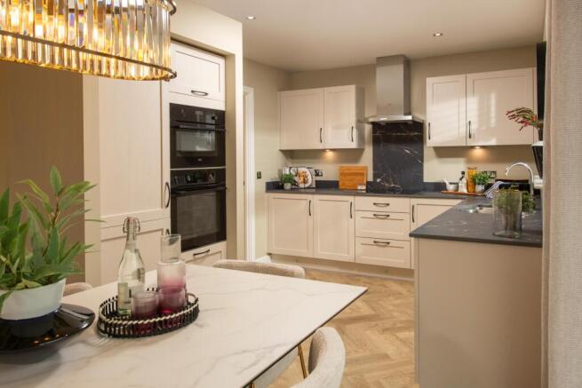 4 bed Detached for sale Image 6