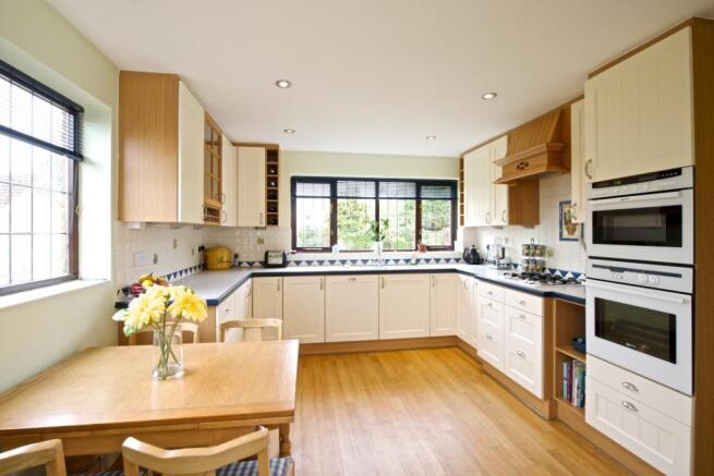 Kitchen/Breakfast Rm