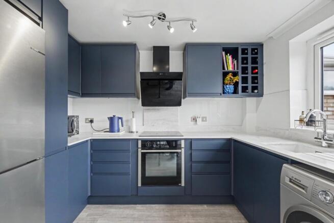 Monmouth Close, Rainham, photo 4