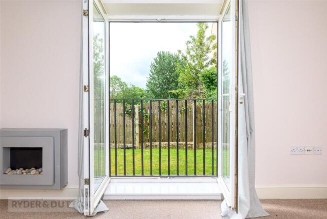 2 bed Apartment for sale Image 6