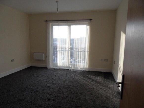 2 bed Apartment to rent Image 5