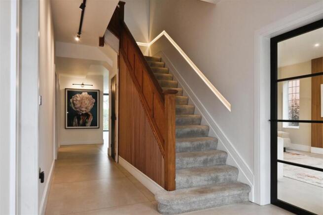 4 bed Detached for sale Image 4