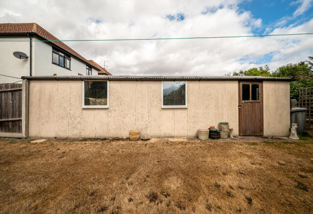 Garage/Outbuilding