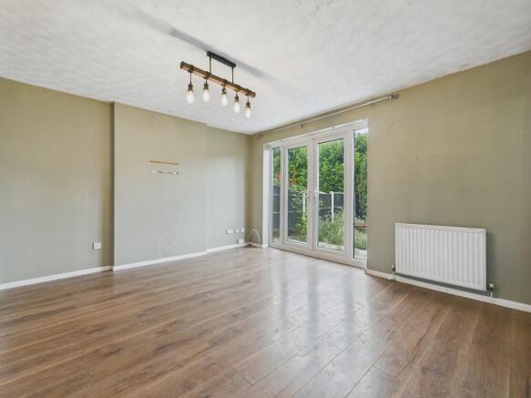 CAM04273G0-PR0151...