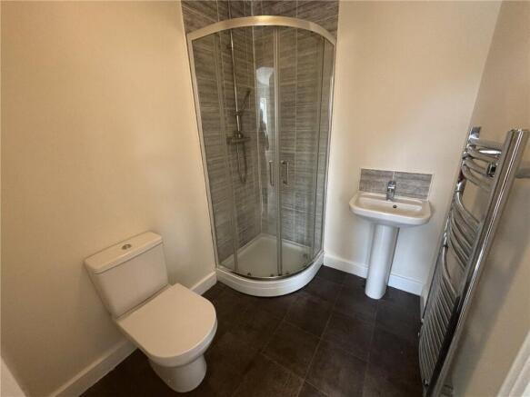 2 bed End of Terrace to rent Image 7
