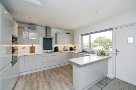 Upper Garth Road, Bangor, Gwynedd, LL57