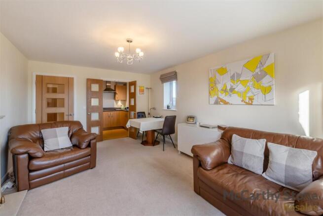 2 bed Apartment for sale Image 11