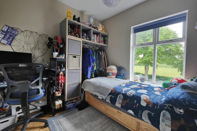 4 Bedrooms