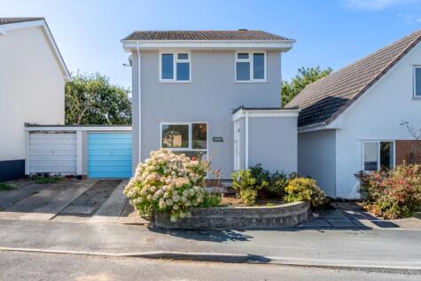 Little Moor Close, West Yelland, Barnstaple, Devon, EX31