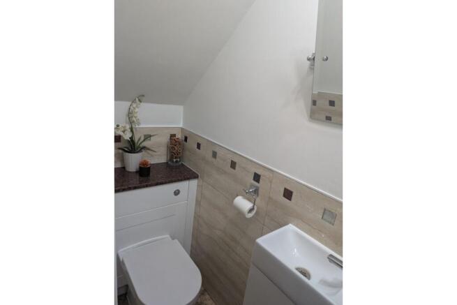 4 bed Detached for sale Image 11