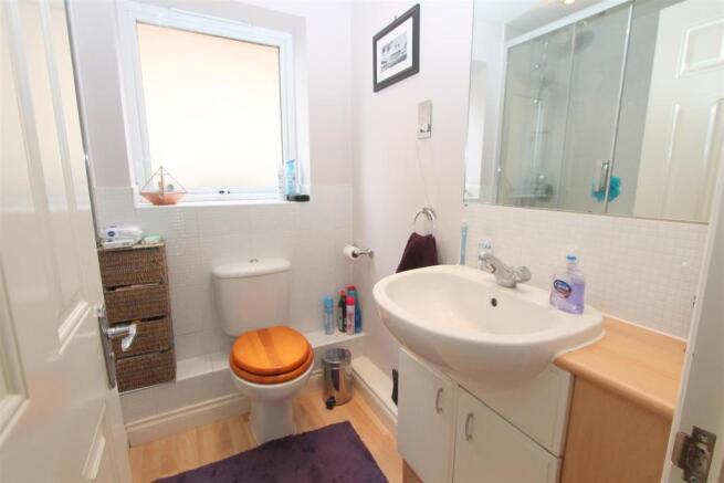Ensuite.JPG
