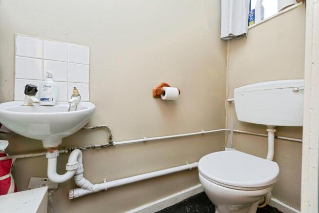 Pitchens Close, Leicester, Leicestershire, LE4 - View 6