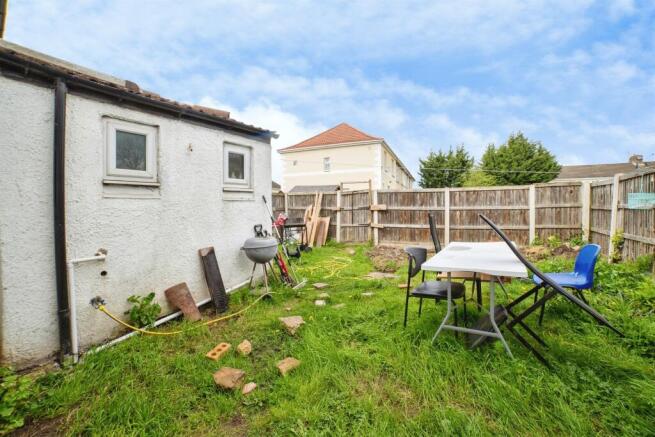 4 bed Semi-Detached for sale Image 12