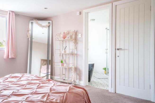 3 bed Bungalow for sale Image 5