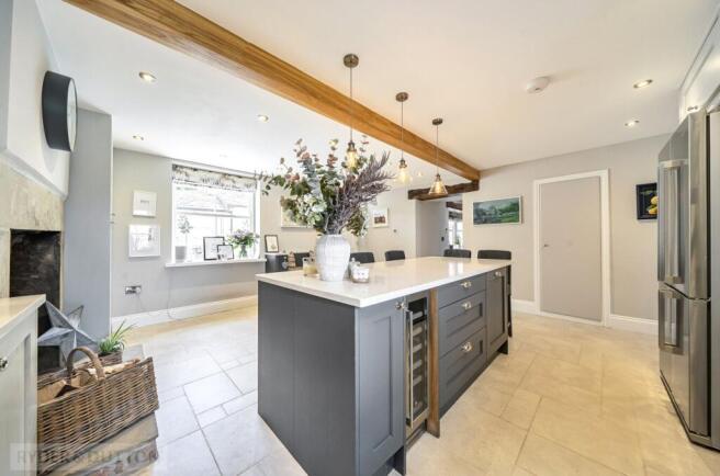 3 bed Semi-Detached for sale Image 8