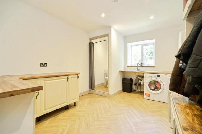 4 bed Barn Conversion for sale Image 6