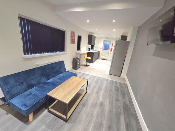 6 bed Terraced to rent Image 4