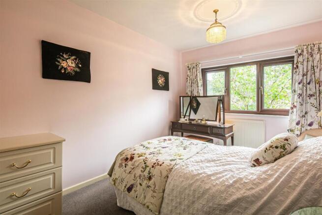 2 bed Bungalow for sale Image 8