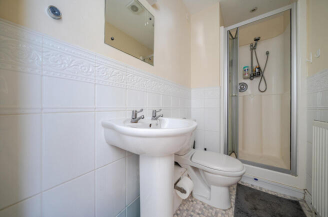 2 bed Flat for sale Image 11