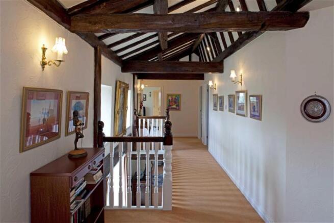 GALLERIED LANDING