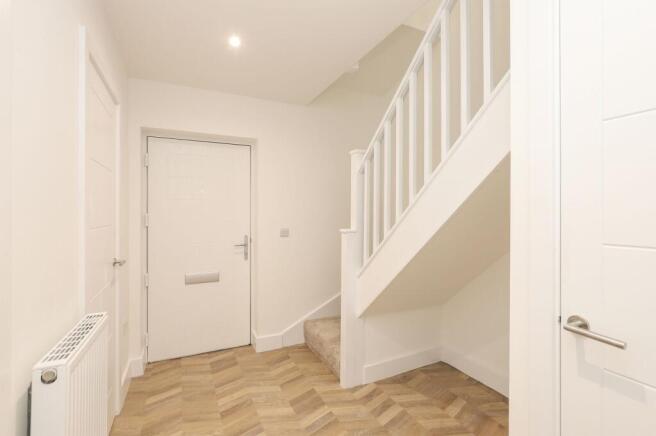 5 bed Detached for sale Image 6
