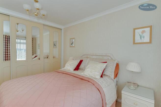 4 bed Link Detached House for sale Image 11