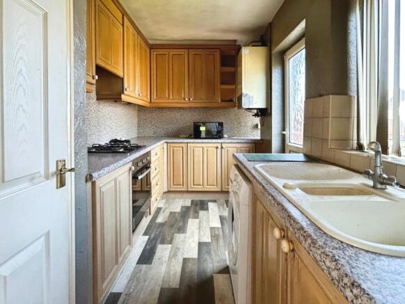 3 bed Semi-Detached for sale Image 7