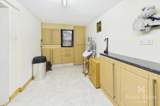 3 bed Semi-Detached for sale Image 8