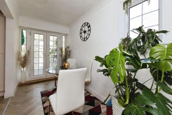 3 bed Semi-Detached for sale Image 6
