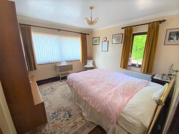 Bed/Dining Room