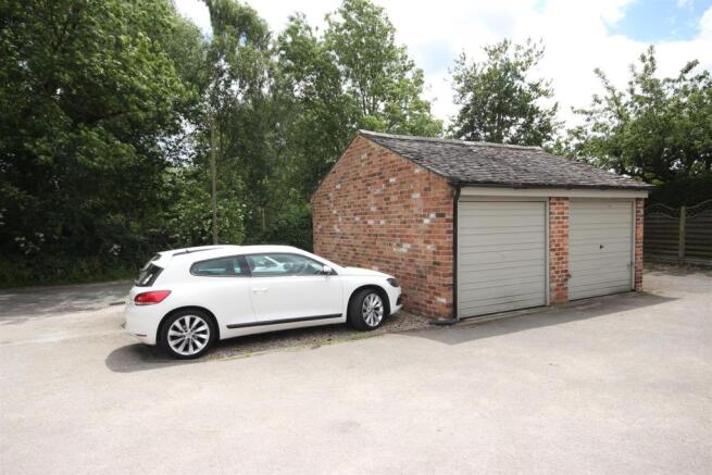 Garage & Parking