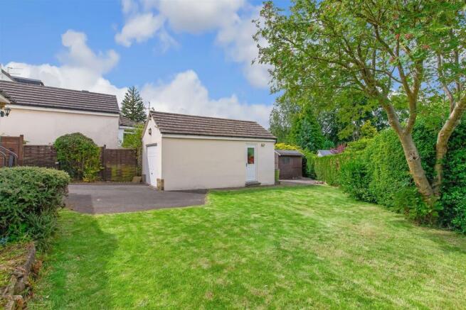 Garage & Garden