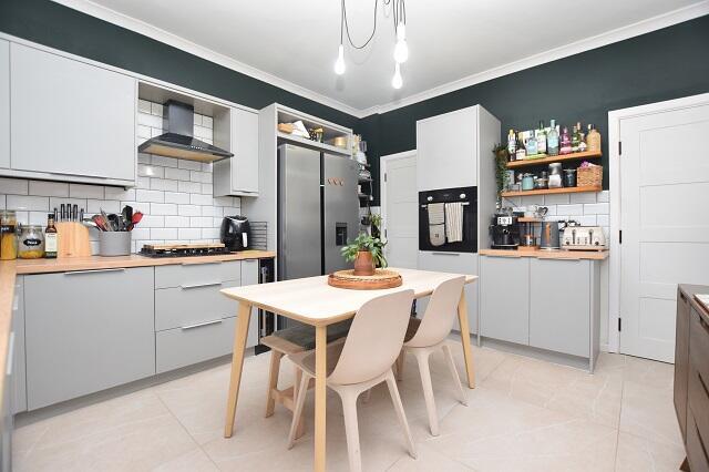3 bed Terraced to rent Image 4