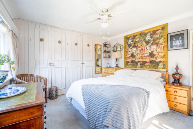 3 bed Semi-Detached for sale Image 6