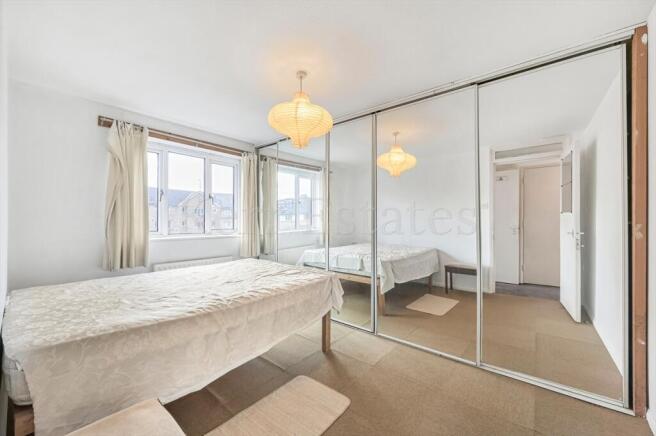 1-bed flat on Enterprize Way, London, SE8, £165,000