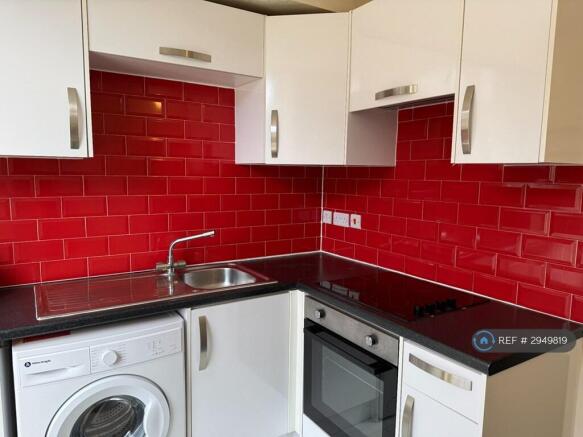 1 bed Flat to rent Image 6