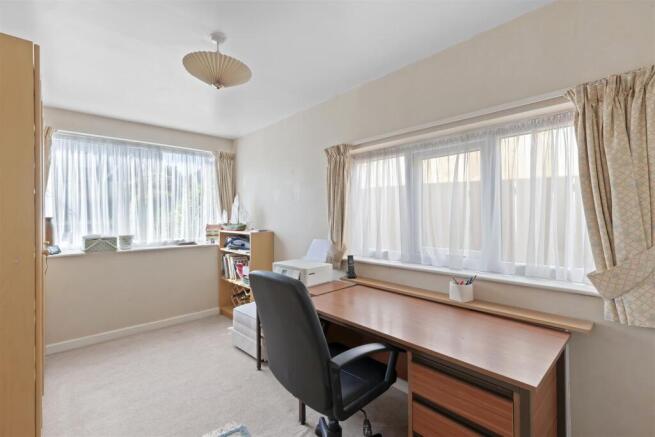 4 bed Semi-Detached for sale Image 12