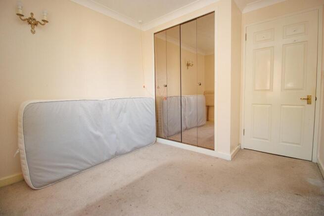 2 bed Apartment for sale Image 7