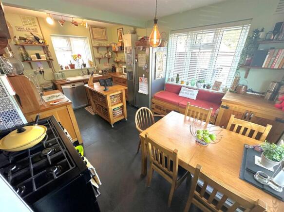 Kitchen 4.jpg
