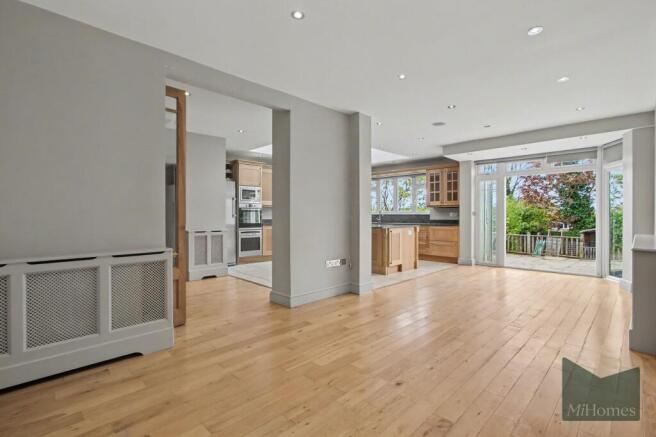 Chandos Avenue, London, N14 photo 4