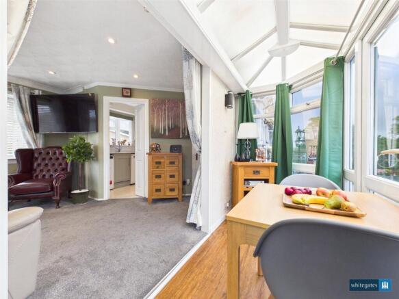2 bed Retirement Property for sale Image 6