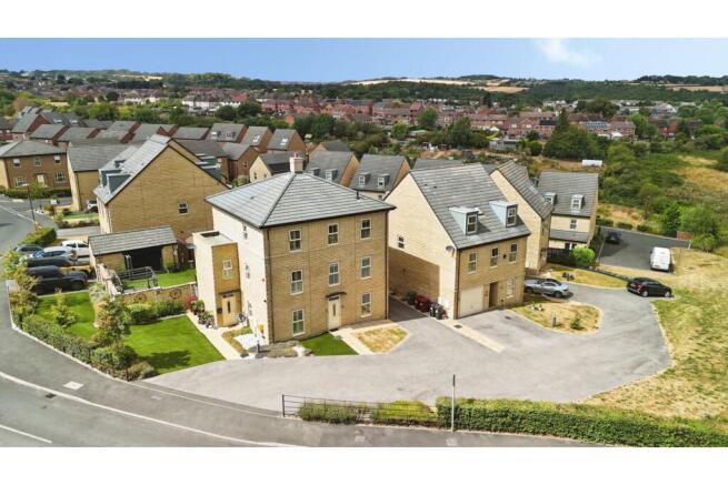 4 bed Semi-Detached for sale Image 6