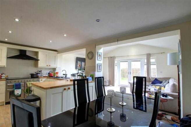 Kitchen/Dining Area