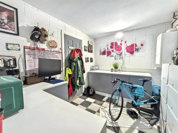 3 bed Detached for sale Image 8